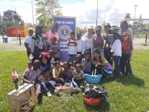 Celebrando Halloween con los niños de Inrenis